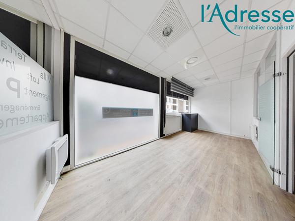 Local commercial Noisy Le Grand 123 m2