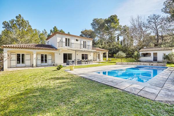 Vernègues à vendre ? Villa 180 m² avec jardin et piscine, proche d'Aix-en-Provence