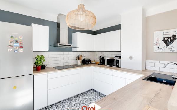 Appartement à vendre    4 pièces • 92,19 m2 Marseille 12