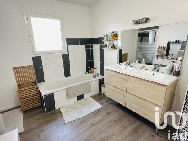 Maison traditionnelle 5 pièces de 136 m² à Port-la-Nouvelle (11210)