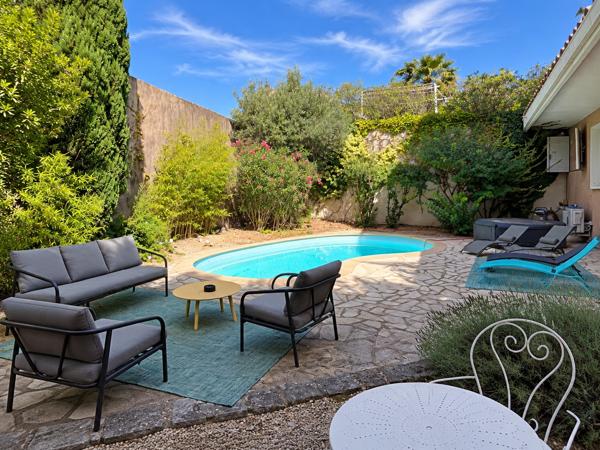 Rez-de-jardin 5 pièces de 179 m² à Marseille 13009, 4 chambres