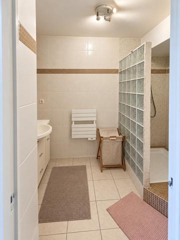 Rez-de-jardin 5 pièces de 179 m² à Marseille 13009, 4 chambres