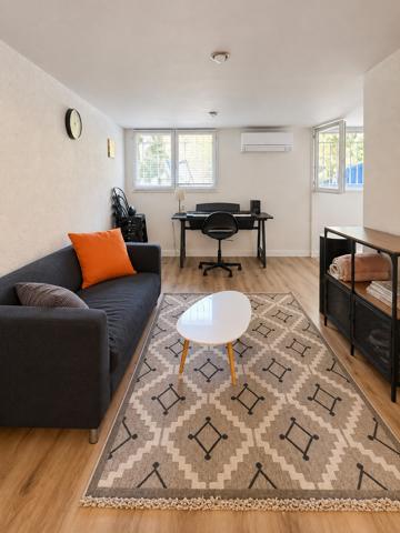 Rez-de-jardin 5 pièces de 179 m² à Marseille 13009, 4 chambres