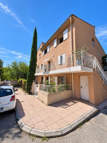 Rez-de-jardin 5 pièces de 179 m² à Marseille 13009, 4 chambres