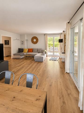 Rez-de-jardin 5 pièces de 179 m² à Marseille 13009, 4 chambres