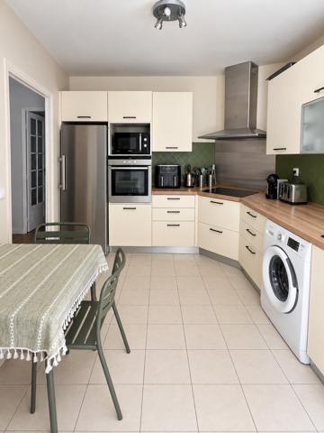 Rez-de-jardin 5 pièces de 179 m² à Marseille 13009, 4 chambres