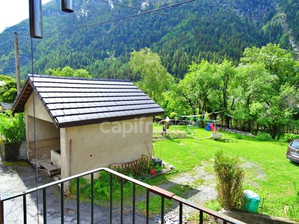 En Savoie (73), à vendre Vallée de La Maurienne, maison P8 rénovée, cave, voutes, terrain, combles, stations de ski, 3 vallées