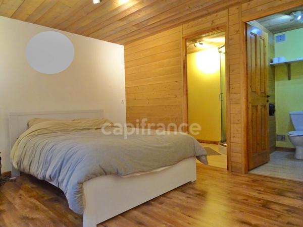 En Savoie (73), à vendre Vallée de La Maurienne, maison P8 rénovée, cave, voutes, terrain, combles, stations de ski, 3 vallées