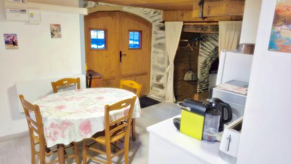 En Savoie (73), à vendre Vallée de La Maurienne, maison P8 rénovée, cave, voutes, terrain, combles, stations de ski, 3 vallées
