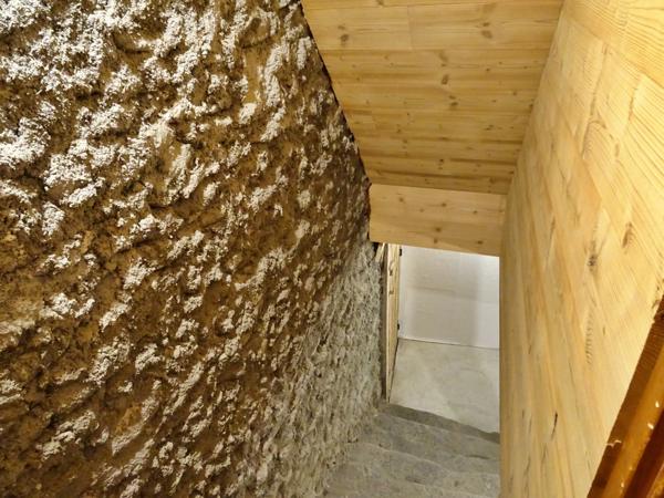 En Savoie (73), à vendre Vallée de La Maurienne, maison P8 rénovée, cave, voutes, terrain, combles, stations de ski, 3 vallées