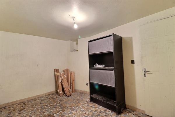 EXCLUSIVITÉ ERA ! BIEN ATYPIQUE À RÉNOVER AVEC FORT POTENTIEL À COLOMBES