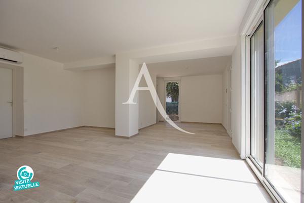 RARE AU COEUR DE PÉROLS -VILLA À TOIT PLAT RÉNOVÉE - 180 M2 ENVIRON - 4 CHAMBRES - ABRI DE JARDIN MAÇONNÉ - TERRAIN PISCINABLE DE 450 M2 ENVIRON.