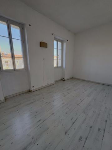 Maison
                                                                                                                                                                                                                                                                                                                        3 pièce(s)                                                                                                                                                                                                          2 chambre(s)                                                                                                                                                                                                          68  m²