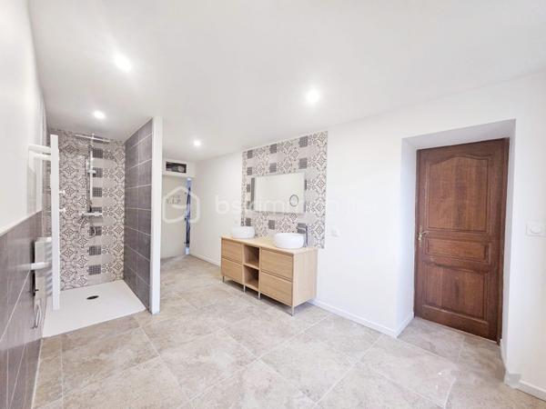 Maison traditionnelle de 192 m²