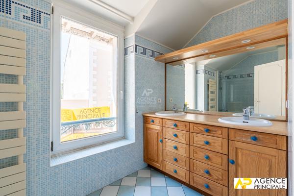 Maison Le Mesnil Le Roi 8 pièce(s) 145 m2 885 000 € **  - Référence  4717