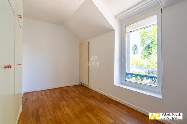 Maison Le Mesnil Le Roi 8 pièce(s) 145 m2 885 000 € **  - Référence  4717