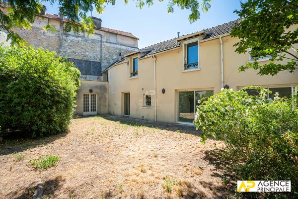 Maison Le Mesnil Le Roi 8 pièce(s) 145 m2 885 000 € **  - Référence  4717