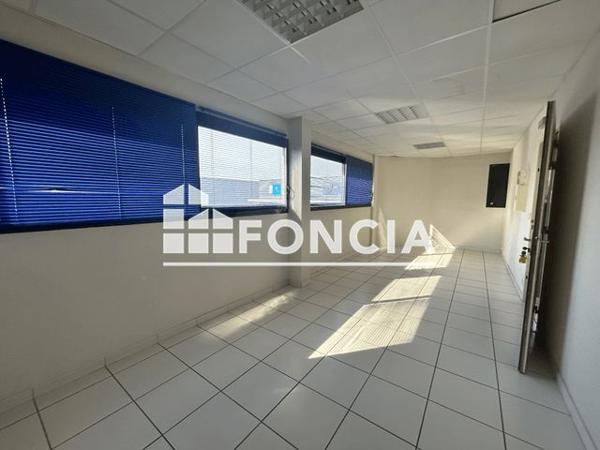 Location Local commercial 1 pièce 26 m² - 1158 CHEMIN DE LA FOSSELLA Perpignan 66000