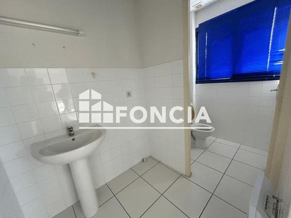 Location Local commercial 1 pièce 26 m² - 1158 CHEMIN DE LA FOSSELLA Perpignan 66000