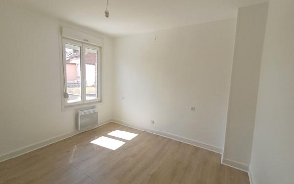 Maison à louer    3 pièces • 62 m2 Estaires