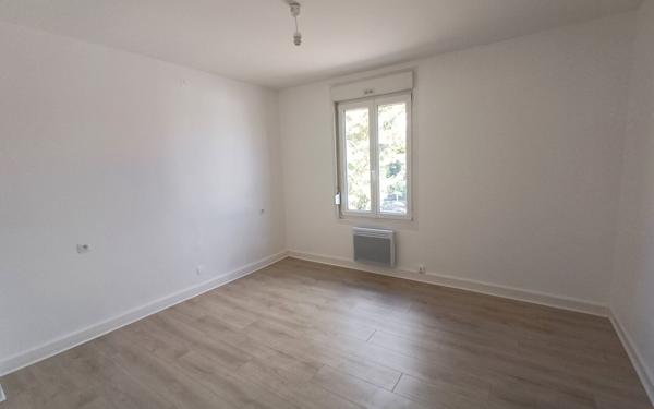 Maison à louer    3 pièces • 62 m2 Estaires