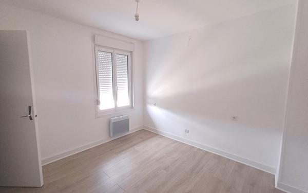Maison à louer    3 pièces • 62 m2 Estaires