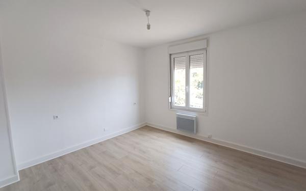Maison à louer    3 pièces • 62 m2 Estaires