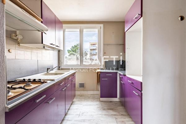 DIJON Eiffel/Bel Air, appartement traversant  type 3 de 54m2-Balcon, cave et grenier