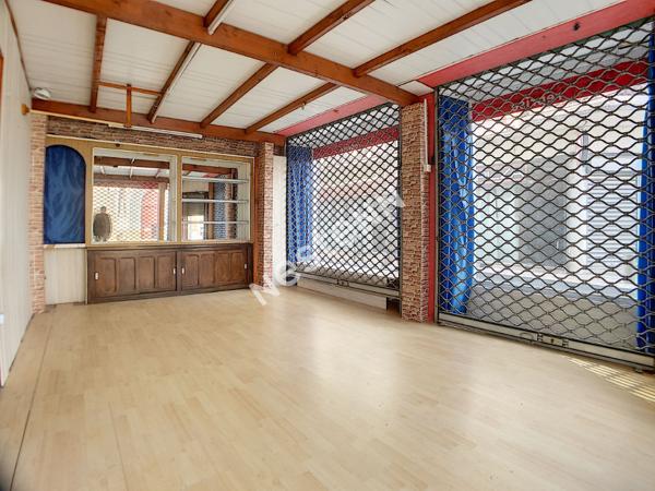 Immeuble de rapport en plein centre de Cazeres ? Emplacement privilegie et fort potentiel !