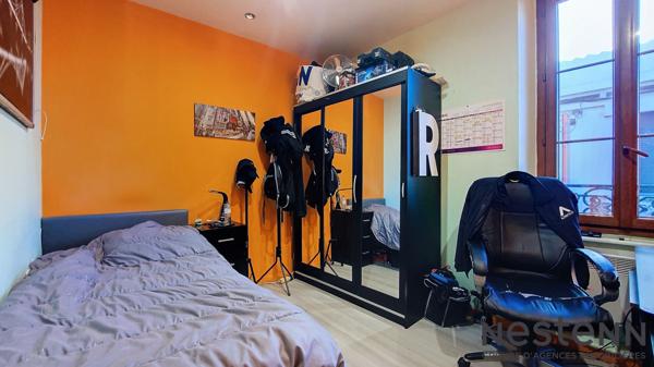 Immeuble de rapport en plein centre de Cazeres ? Emplacement privilegie et fort potentiel !