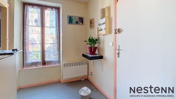 Immeuble de rapport en plein centre de Cazeres ? Emplacement privilegie et fort potentiel !