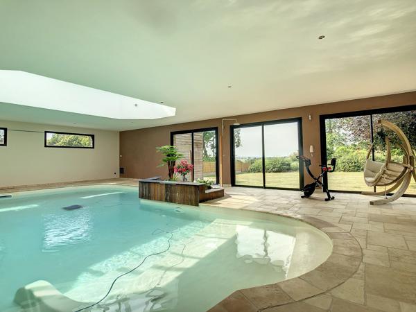 Évasion aux portes de Rennes – Superbe propriété avec piscine et parc paysagé