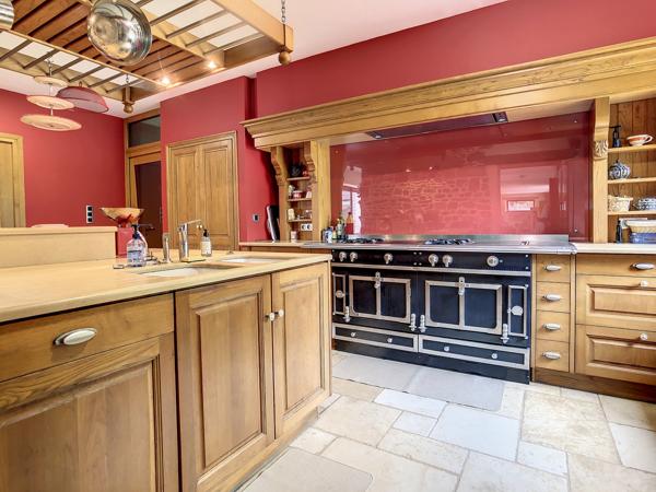 Évasion aux portes de Rennes – Superbe propriété avec piscine et parc paysagé