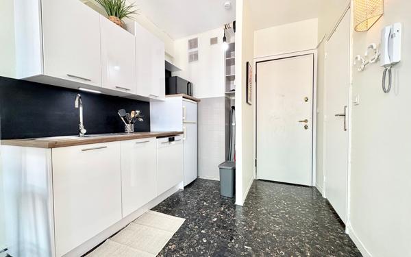 Appartement à louer    1 pièce • 22,40 m2 Nice