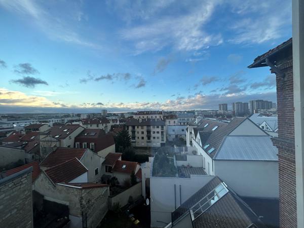 Appartement Nanterre 3 pièces de 49.48 m² avec grenier de 50m²