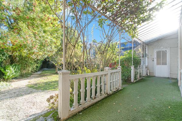 Appartement Saint Germain En Laye 5 pièce(s) 125.40 m2 1 050 000 € **  - Référence  18244