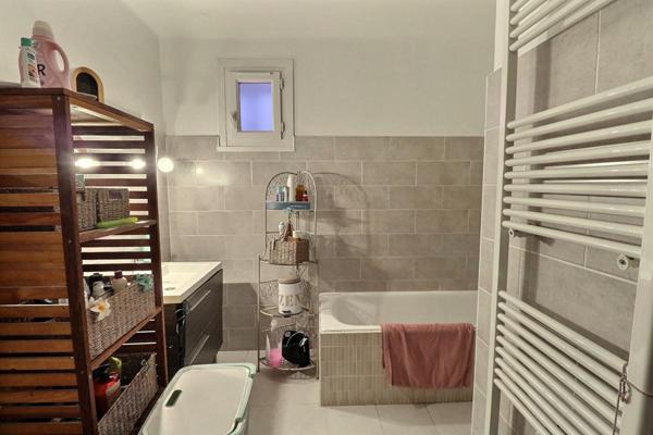 VENTE A TERME Immeuble Bagnols Sur Ceze 10 pièce(s) 350 m2