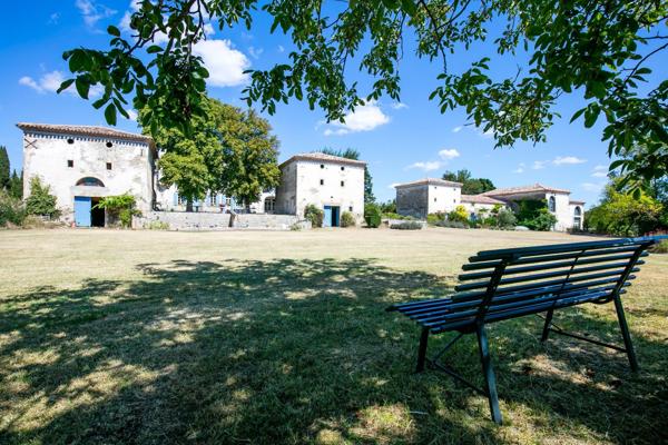 Vente Château Castelnaudary 18 Pièces 880 m²