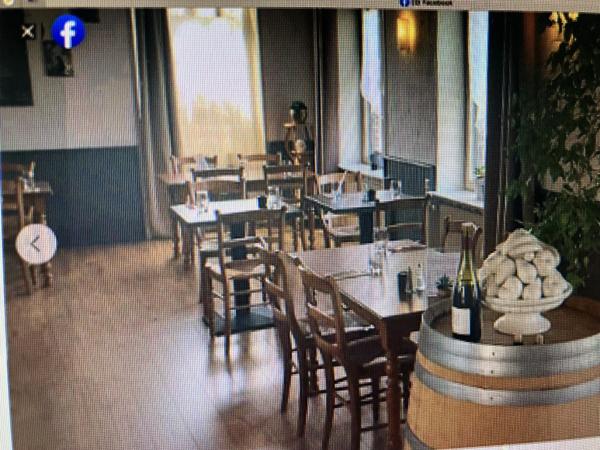 Deux en un: exploitez votre restaurant tout en bénéficiant d'un logement de fonction.