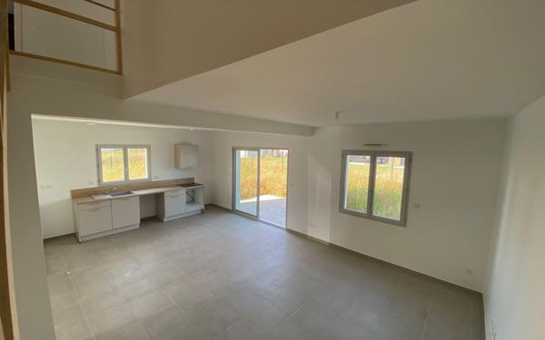 Maison à louer    5 pièces •  Esvres