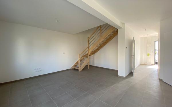 Maison à louer    5 pièces •  Esvres