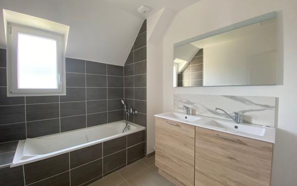 Maison à louer    5 pièces •  Esvres