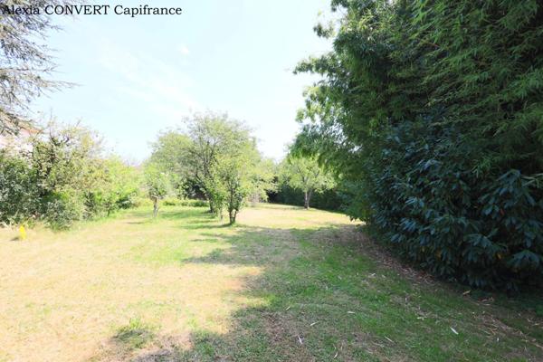Terrain constructible 1708m² Attignat