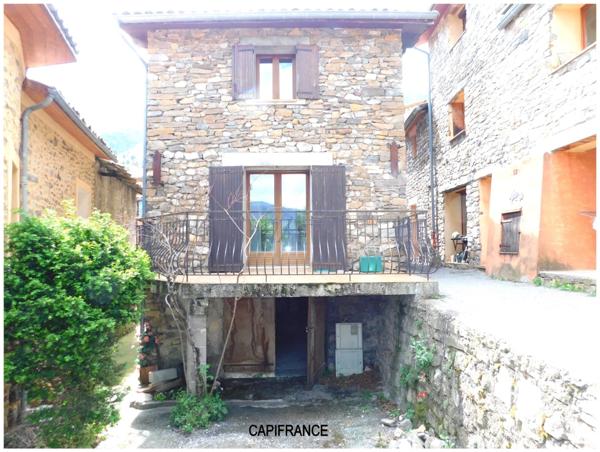ENTRAGES (04000) A vendre MAISON de caractère de type 3 de 88 M2 avec terrasse et garage