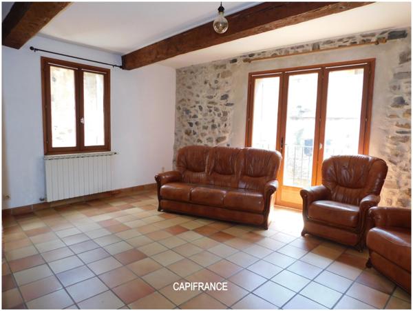 ENTRAGES (04000) A vendre MAISON de caractère de type 3 de 88 M2 avec terrasse et garage
