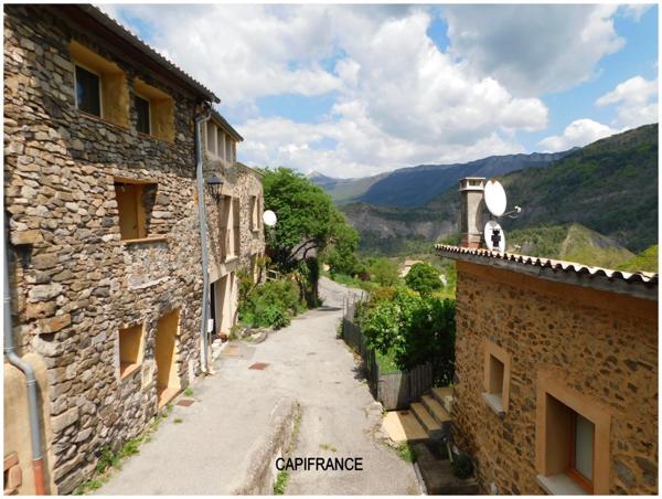 ENTRAGES (04000) A vendre MAISON de caractère de type 3 de 88 M2 avec terrasse et garage
