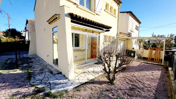 MAISON DE VILLE AVEC 3 CHAMBRES GARAGE ET JARDIN A CARCASSONNE