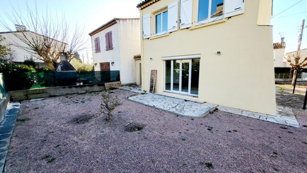 MAISON DE VILLE AVEC 3 CHAMBRES GARAGE ET JARDIN A CARCASSONNE