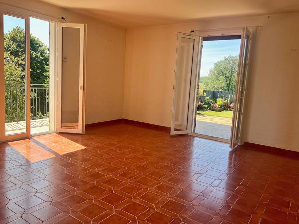 Ableiges-Maison familiale avec grand terrain