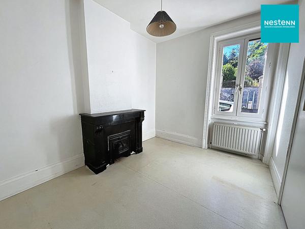 Maison Montbrison 12 pièce(s) 200 m² - Investisseurs / familles : grande bâtisse à rénover, proche centre-ville